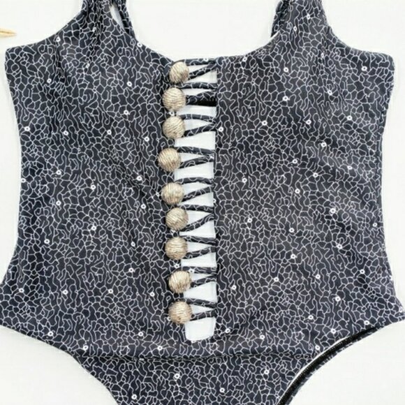 New Cutout High Leg Onepiece Swimsuit with Buttons - Picture 6 of 6